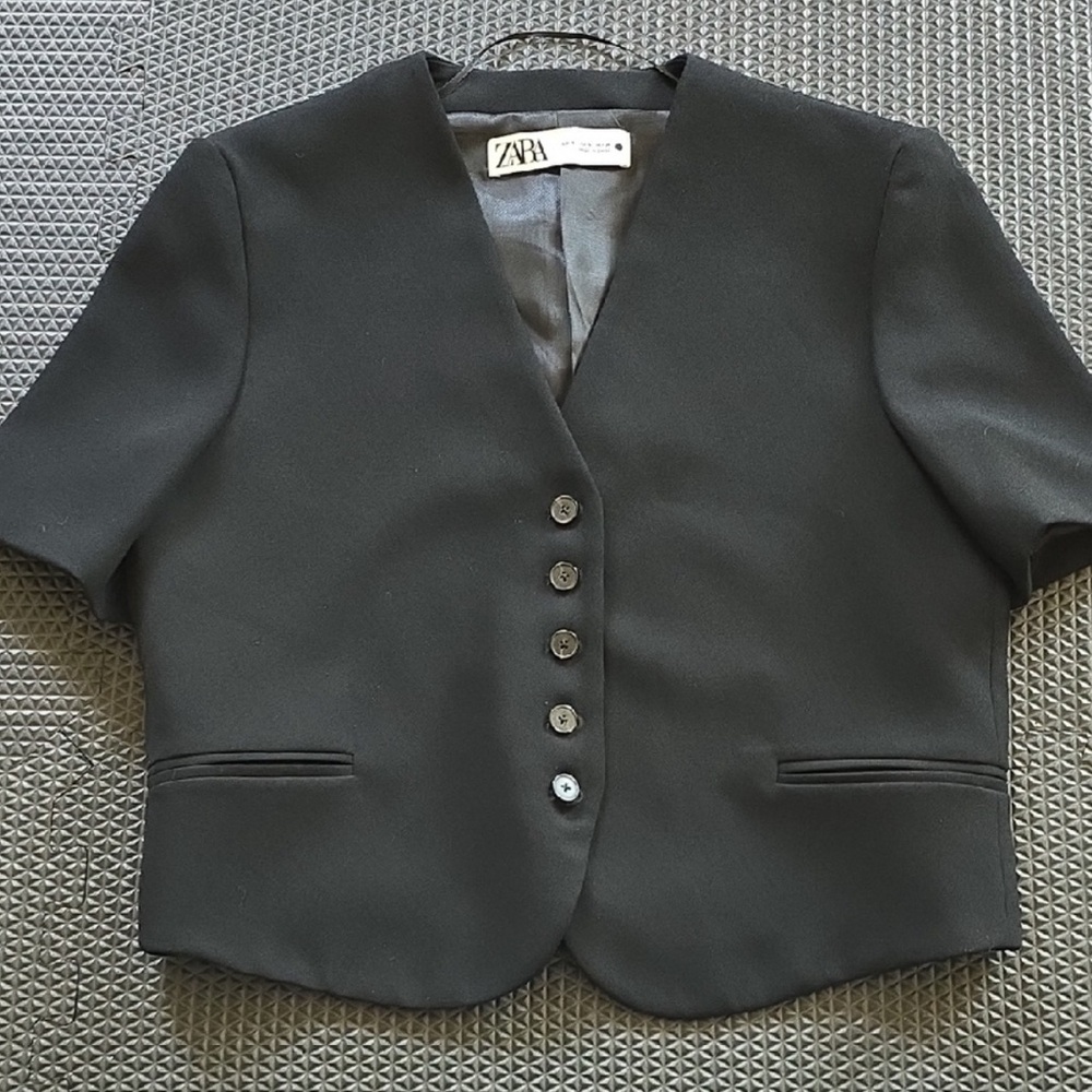 Zara Buttoned Short Sleeve Blazer Jacket